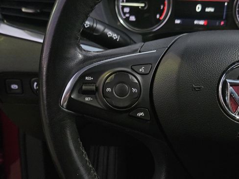 Used 2021 Buick Enclave Essence image 13