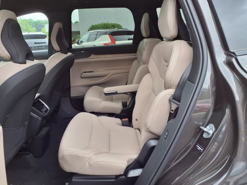 New 2025 Volvo EX90 Plus image 14