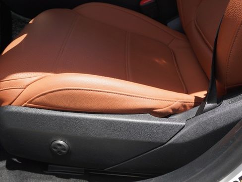 Used 2024 Mercedes-Benz C 300 Sedan image 24