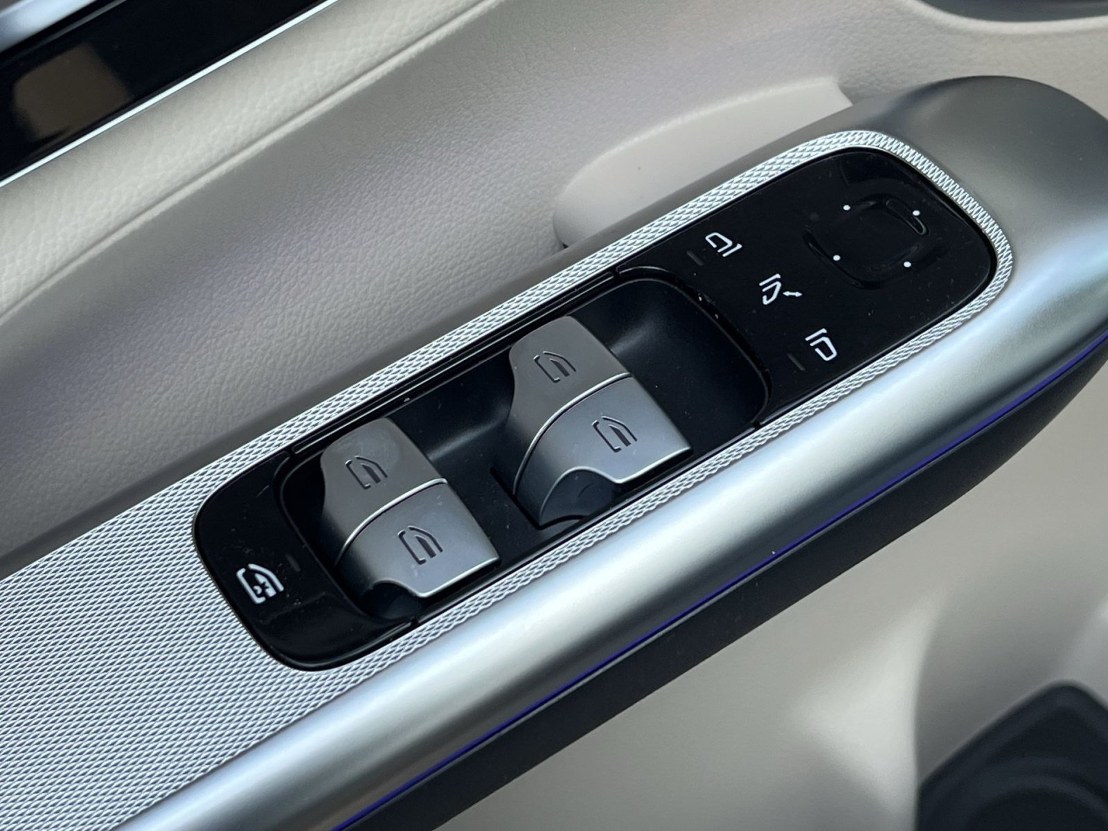 Certified 2026 Mercedes-Benz GLC 300 4MATIC image 13