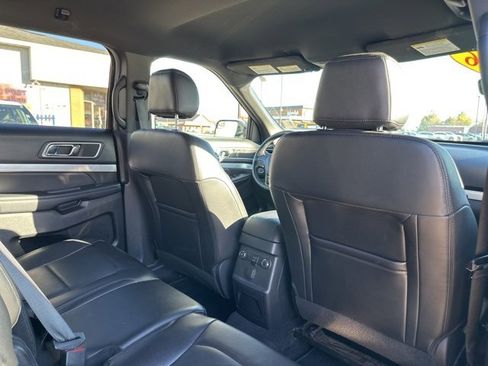 Used 2016 Ford Explorer XLT w/ Equipment Group 202A image 23