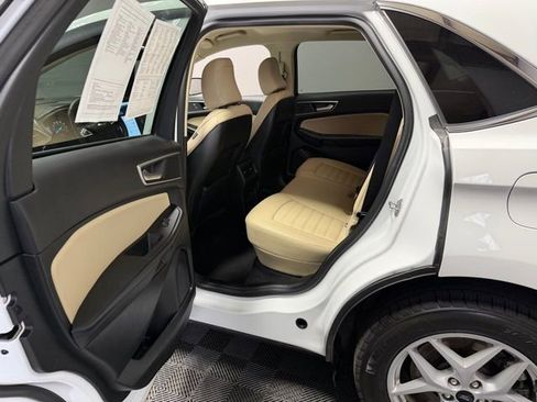 Used 2023 Ford Edge SEL w/ Convenience Package image 16
