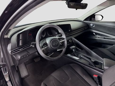 Certified 2023 Hyundai Elantra SEL image 9