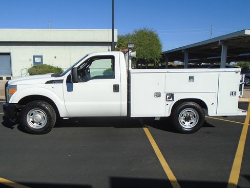 Used 2014 Ford F250 XL image 2