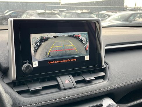 Used 2025 Toyota RAV4 LE image 17