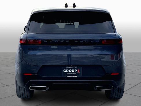Used 2025 Land Rover Range Rover Sport SE image 4