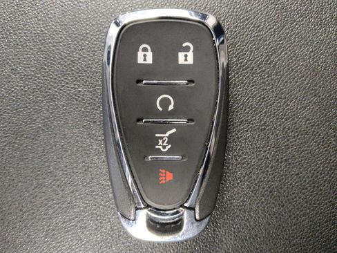 Used 2022 Chevrolet Equinox LT w/ Driver Convenience Package image 32