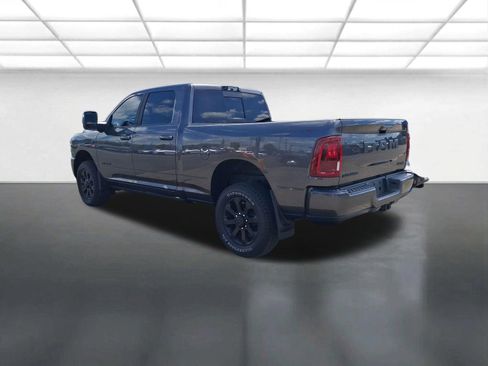 Used 2025 RAM 2500 Laramie AWD/4WD image 4
