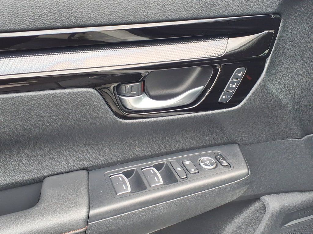 Used 2024 Honda CR-V Sport Touring image 4