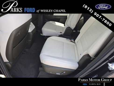 Used 2025 Hyundai Santa Fe Calligraphy AWD/4WD image 15