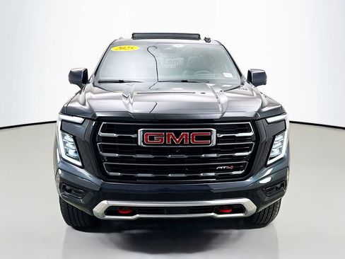 Used 2025 GMC Yukon AT4 w/ AT4 Premium Package AWD/4WD image 2