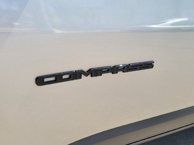Used 2023 Jeep Compass Latitude AWD/4WD image 25
