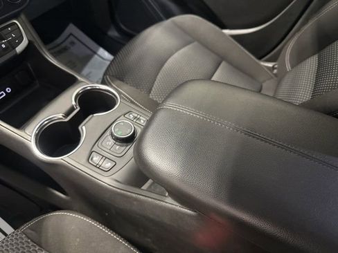 Used 2023 GMC Terrain SLE w/ Driver Convenience Package AWD/4WD image 29