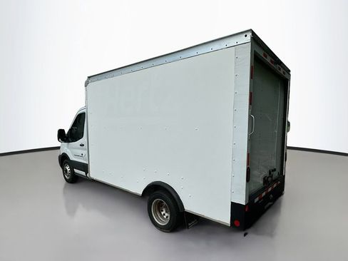 Used 2022 Ford Transit 350 DRW RWD image 5