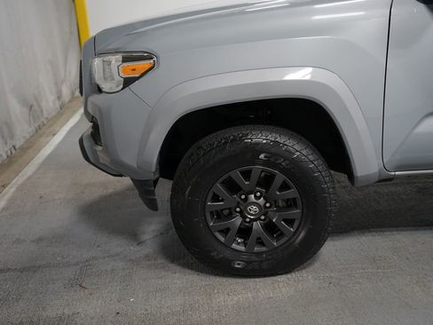 Used 2020 Toyota Tacoma SR5 RWD image 5