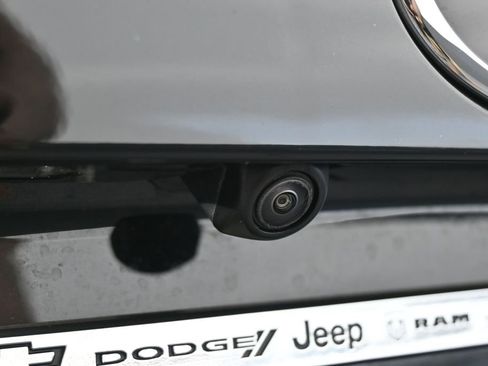Used 2025 Toyota RAV4 XLE w/ Convenience Package FWD image 32