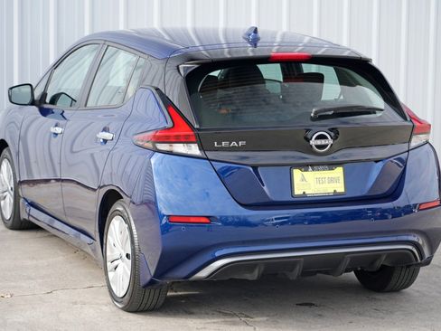 Used 2025 Nissan Leaf S image 42