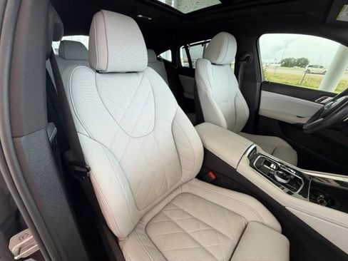 Used 2024 BMW X6 xDrive40i w/ Executive Package AWD/4WD image 36