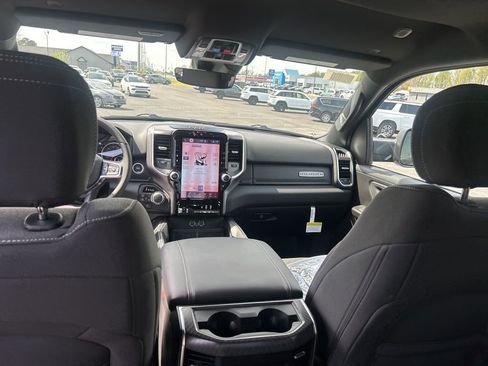 New 2026 RAM 1500 4x4 Crew Cab image 15