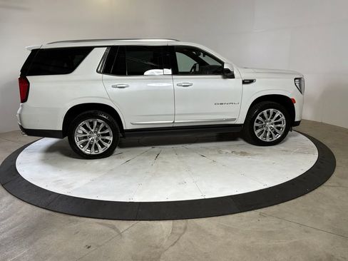 Used 2024 GMC Yukon Denali w/ Denali Reserve Package AWD/4WD image 8