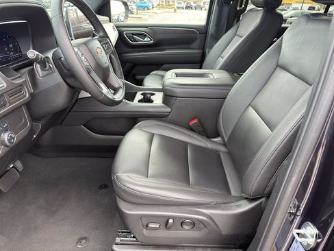 Used 2024 Chevrolet Suburban LT image 11