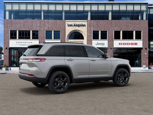 New 2026 Jeep Grand Cherokee Limited AWD/4WD image 4