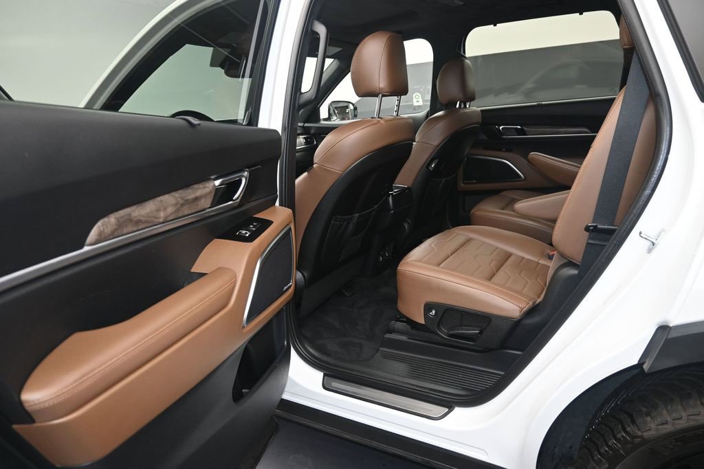 Used 2020 Kia Telluride SX w/ SX Prestige Package AWD/4WD image 11