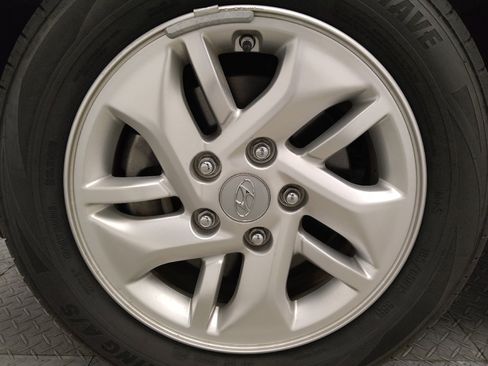 Used 2021 Hyundai Venue SE FWD image 31