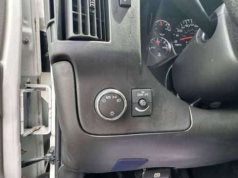 Used 2015 Chevrolet Express 2500 image 13