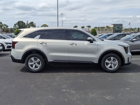 New 2026 Kia Sorento LX FWD image 9