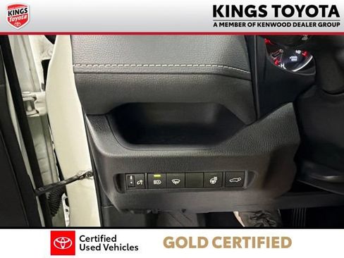 Used 2021 Toyota RAV4 XLE w/ Convenience Package AWD/4WD image 31