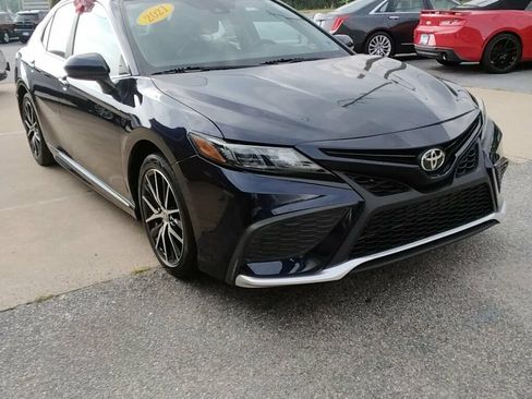 Used 2021 Toyota Camry SE FWD image 5