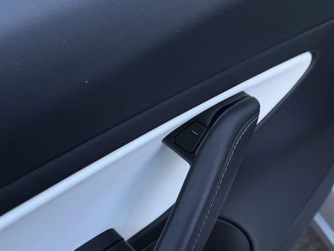 Used 2018 Tesla Model 3 Long Range image 29