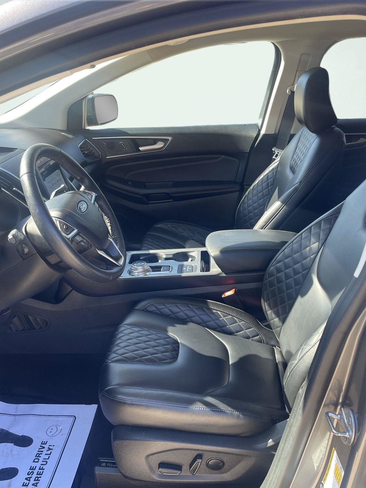 Used 2024 Ford Edge Titanium AWD/4WD image 2