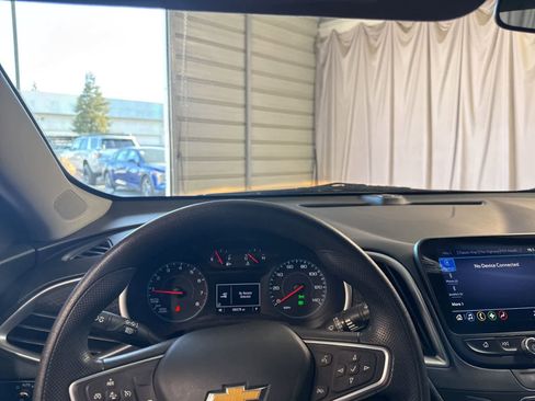 Used 2023 Chevrolet Malibu LT image 24