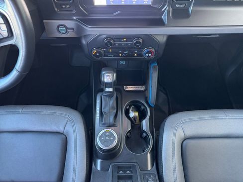 Certified 2022 Ford Bronco Black Diamond image 11