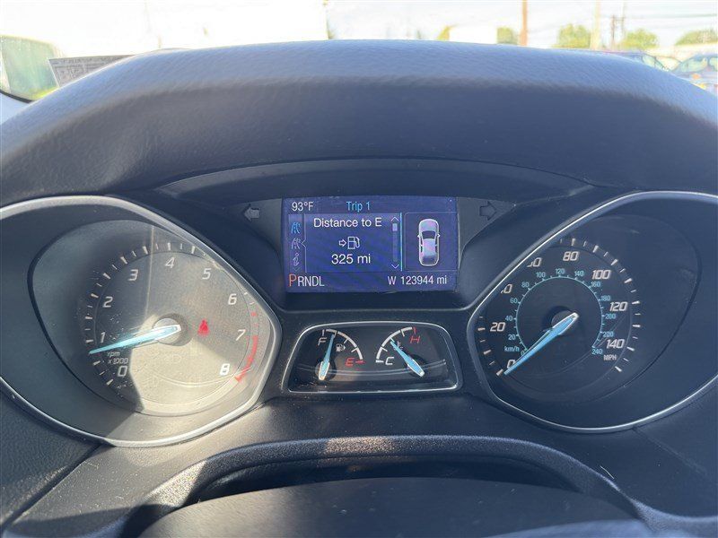 Used 2014 Ford Focus SE FWD image 16