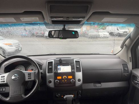 Used 2018 Nissan Frontier PRO-4X image 15