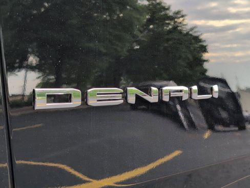 New 2026 GMC Yukon Denali w/ Sun & Power Step Package AWD/4WD image 37