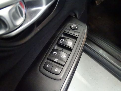 Used 2014 Jeep Cherokee Latitude w/ Comfort/Convenience Group AWD/4WD image 10