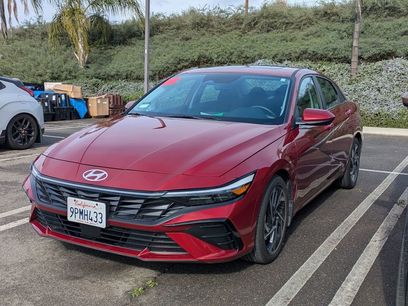 Used 2024 Hyundai Elantra SEL w/ Convenience Package