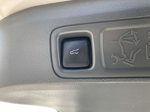 Used 2019 Lincoln Navigator Reserve image 15