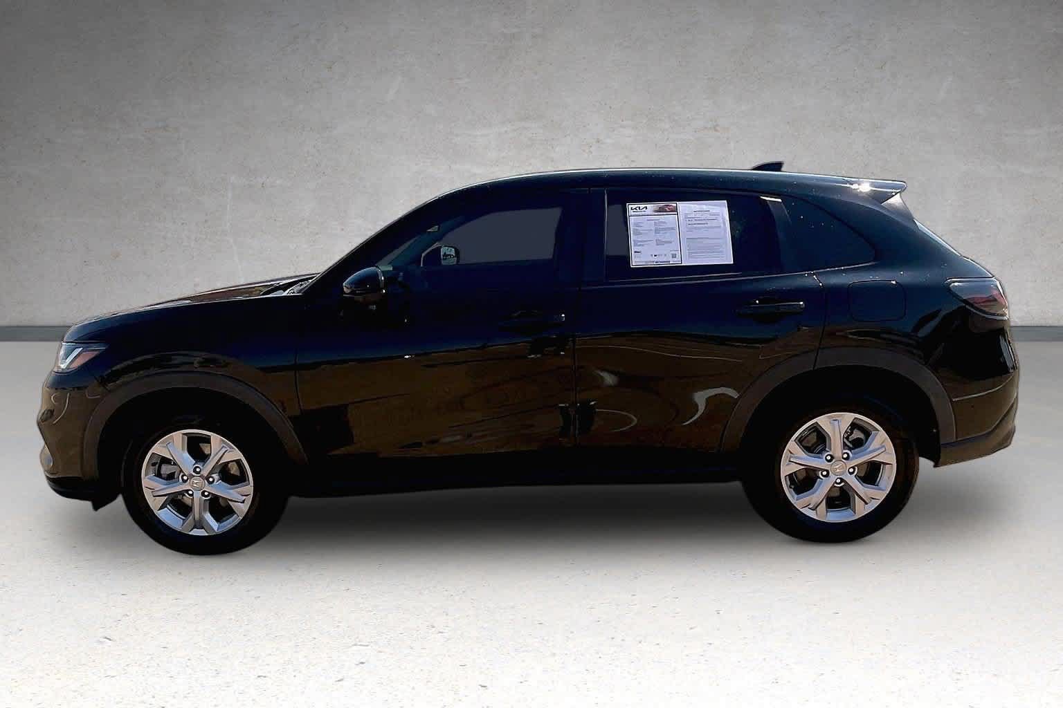 Used 2023 Honda HR-V LX image 3