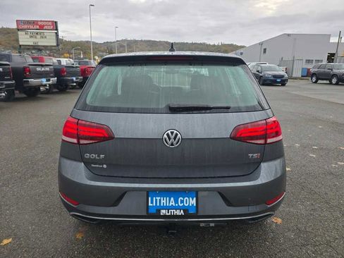 Used 2018 Volkswagen Golf SE image 4