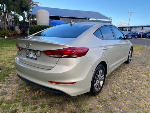 Used 2017 Hyundai Elantra SE FWD image 7