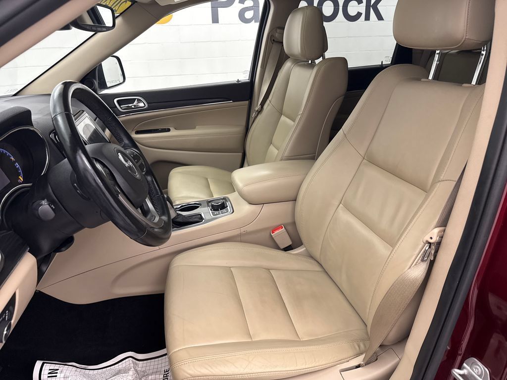 Used 2020 Jeep Grand Cherokee Limited AWD/4WD image 10
