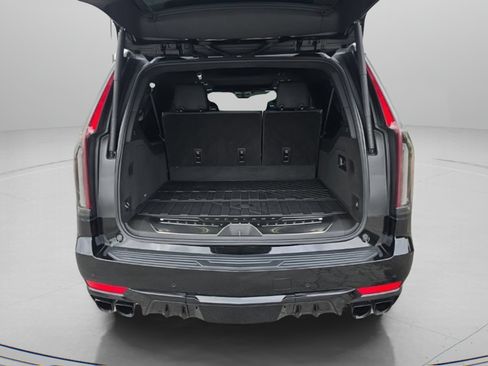 Used 2023 Cadillac Escalade ESV V AWD/4WD image 11