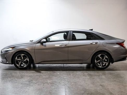 Used 2023 Hyundai Elantra Limited FWD image 14