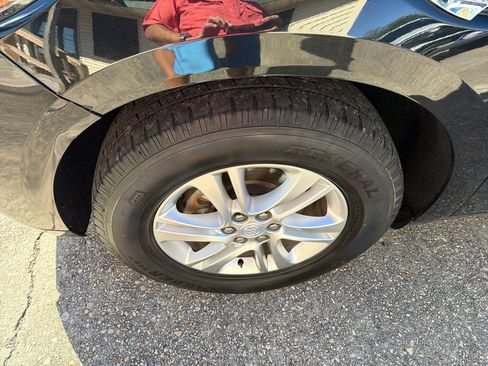 Used 2018 Buick Enclave Essence image 13