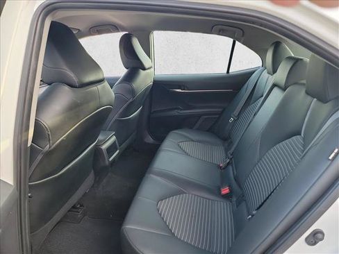 Used 2020 Toyota Camry SE w/ Carpet Mat Package FWD image 10